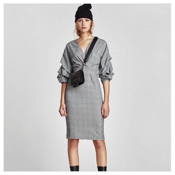 51Twenty Dresses & Skirts - PLAID STATEMENT SLEEVE MIDI DRESS